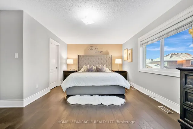 Additional image 21 of 8 Bottlebrush Dr