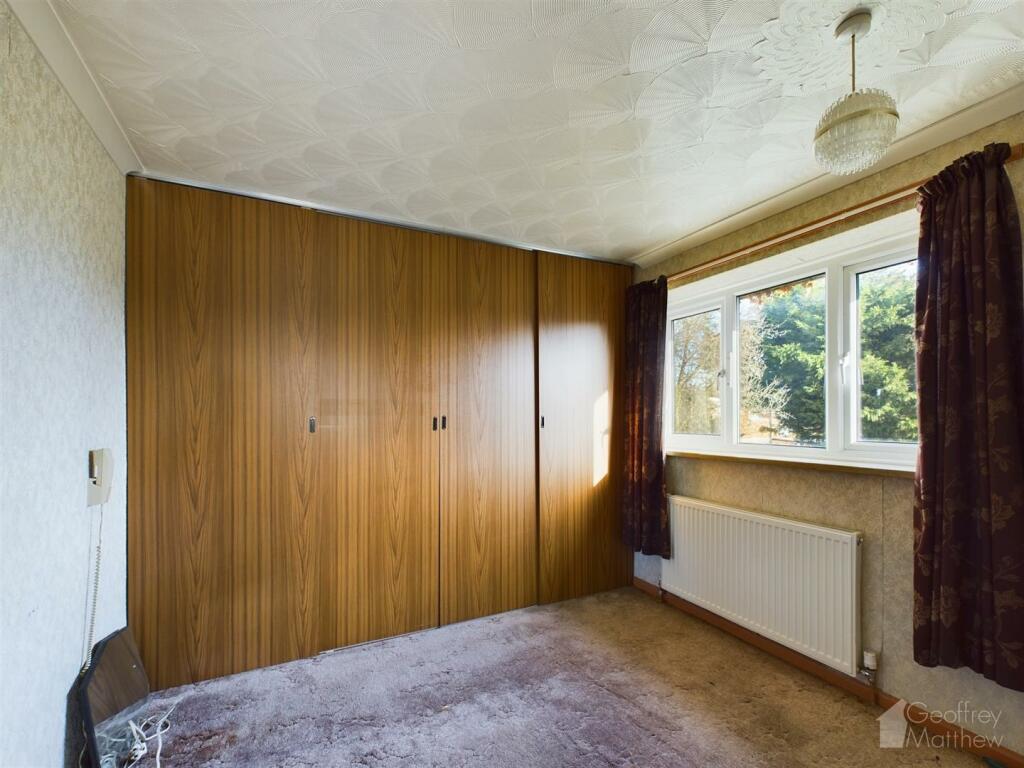 Additional image 6 of Spinning Wheel Mead, Harlow