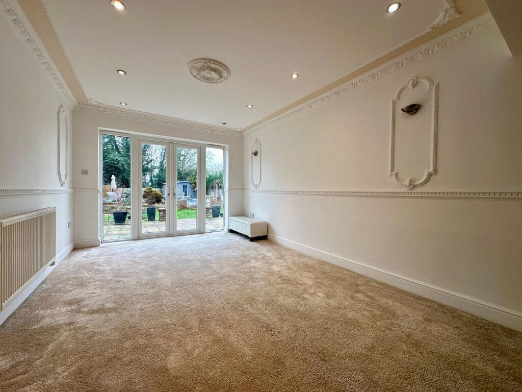 Additional image 8 of Oak Avenue, Crays Hill, CM11