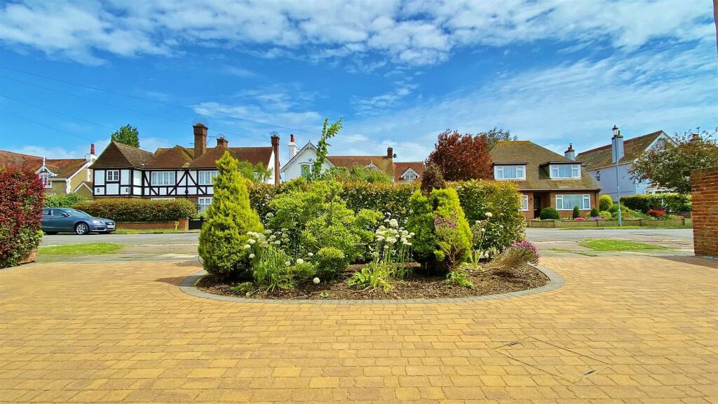 Additional image 32 of Fourth Avenue, Frinton-On-Sea