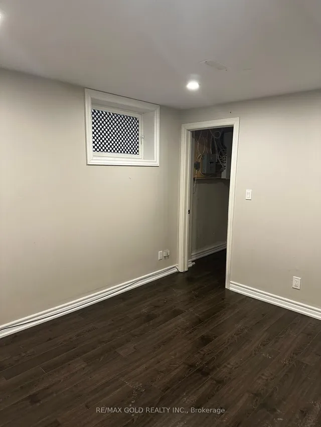 Additional image 38 of 4 Simmons Blvd