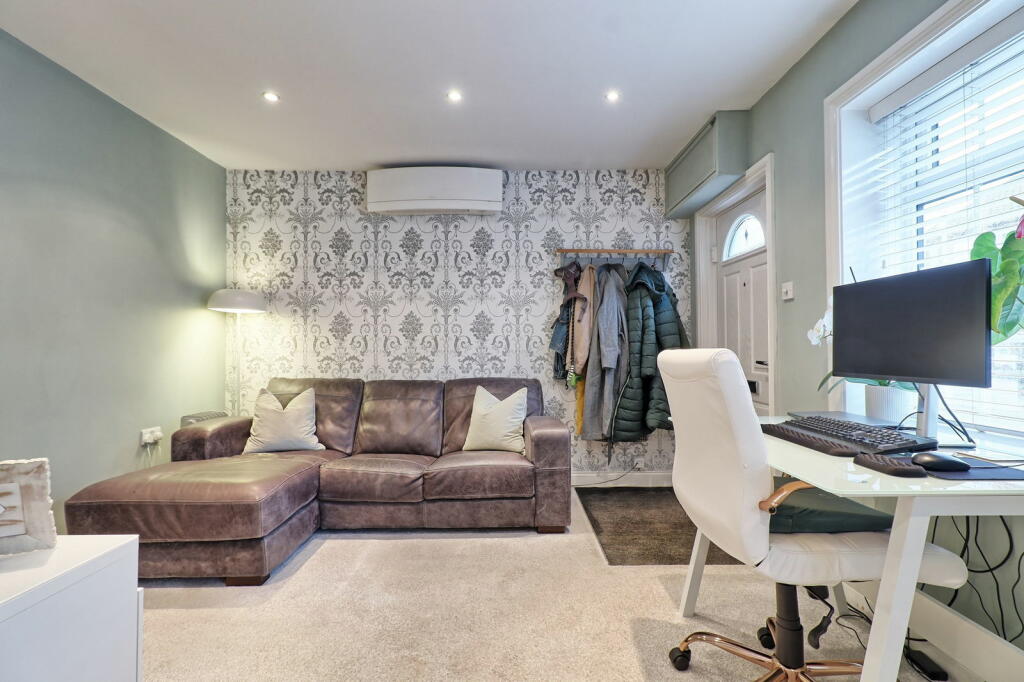 Additional image 8 of High Street, Maldon, CM9 5BU