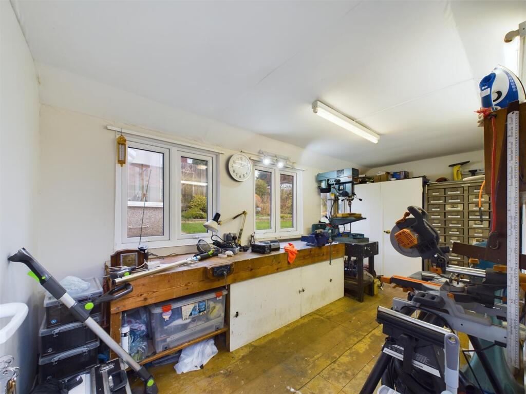 Additional image 23 of Alexander Road, Coulsdon