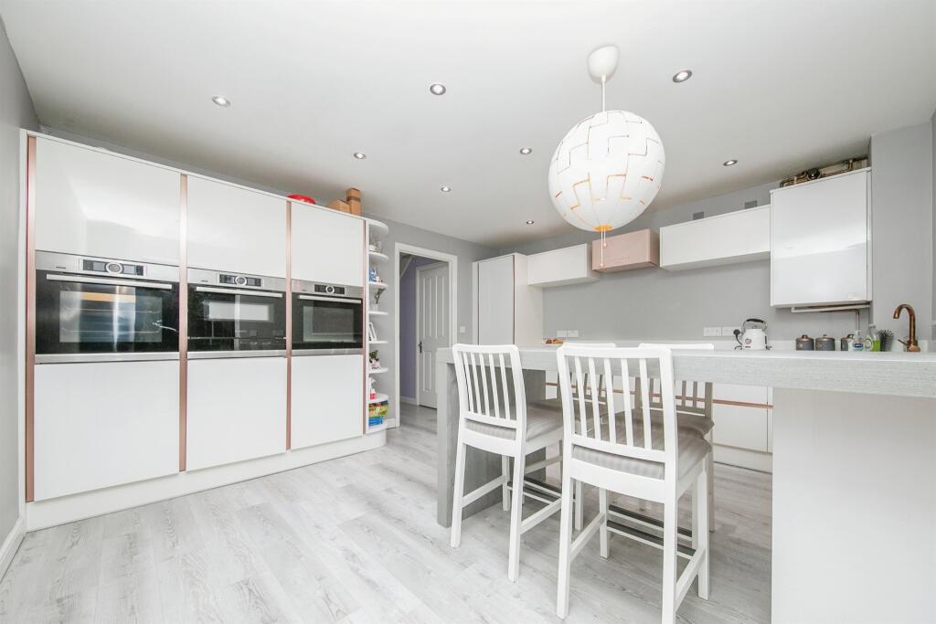 Additional image 7 of Carus Crescent, Highwoods, Colchester