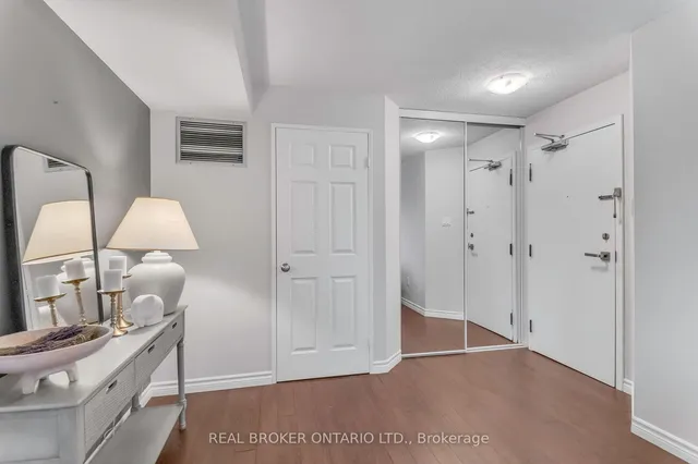 Additional image 27 of 725 King St Unit 213