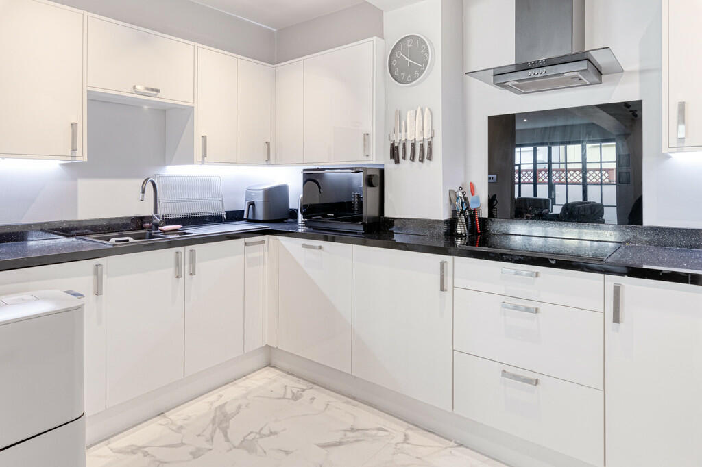 Additional image 2 of Town Centre, Technique Building