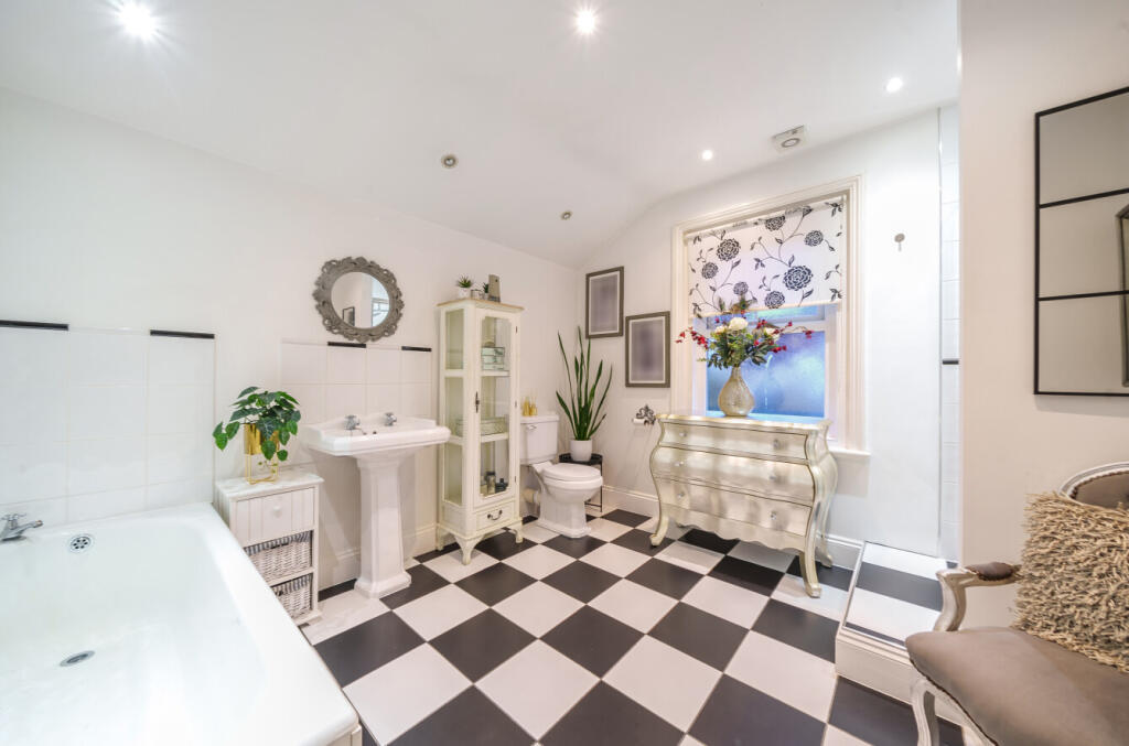 Additional image 14 of Hayes Road, Clacton-on-Sea, Essex