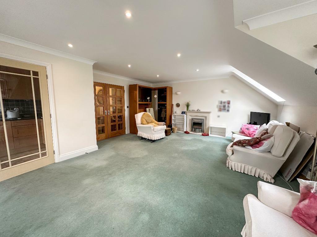 Additional image 8 of 303 Limpsfield Road, Warlingham, CR6 9RL