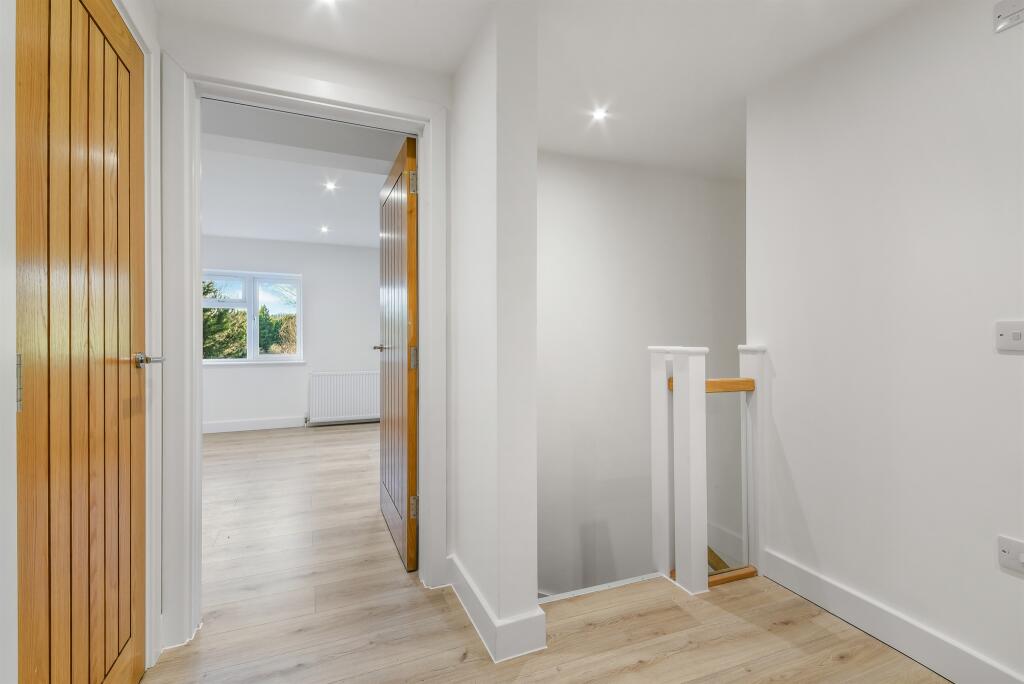 Additional image 6 of Kingswood Way, South Croydon