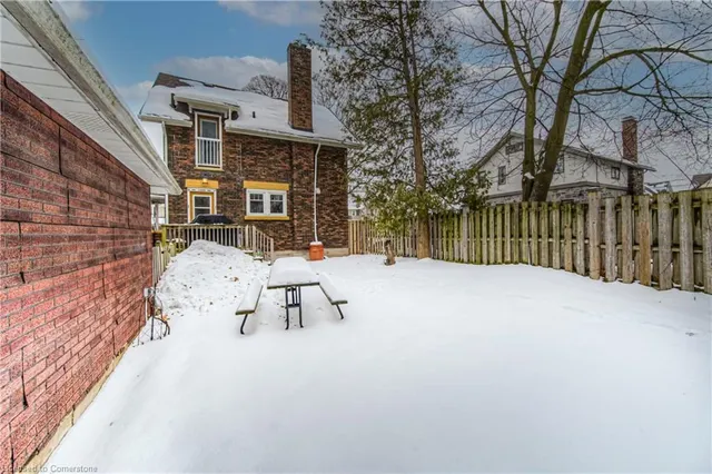 Additional image 49 of 80 Pandora Ave