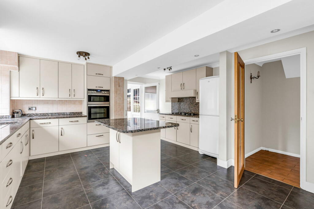 Additional image 14 of Ridgeway, Hutton, Brentwood, CM13 2LJ