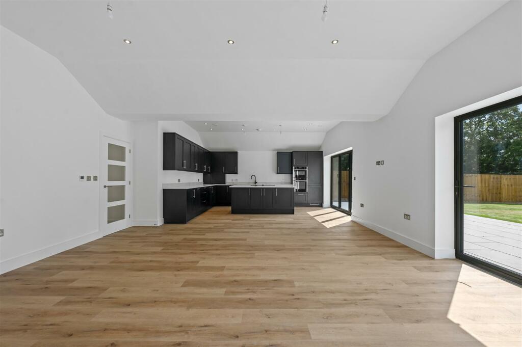 Additional image 13 of New Road, Little Burstead, Billericay