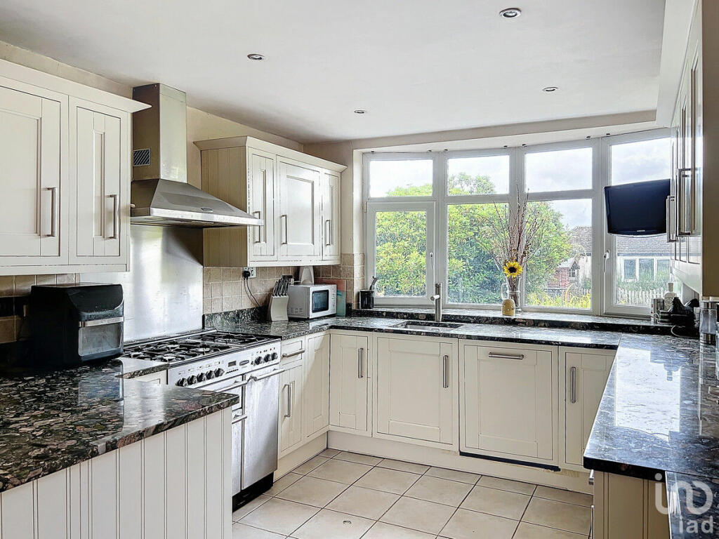 Additional image 9 of Vicarage Lane, North Weald, CM16