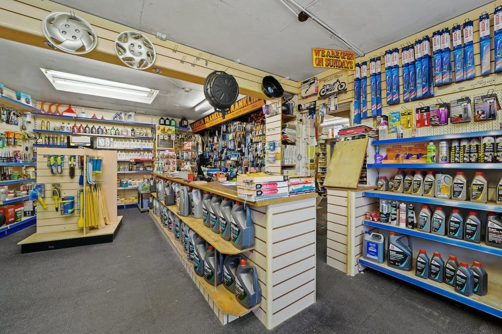 Additional image 4 of 212 Watchouse Road, Chelmsford, CM2 8NF