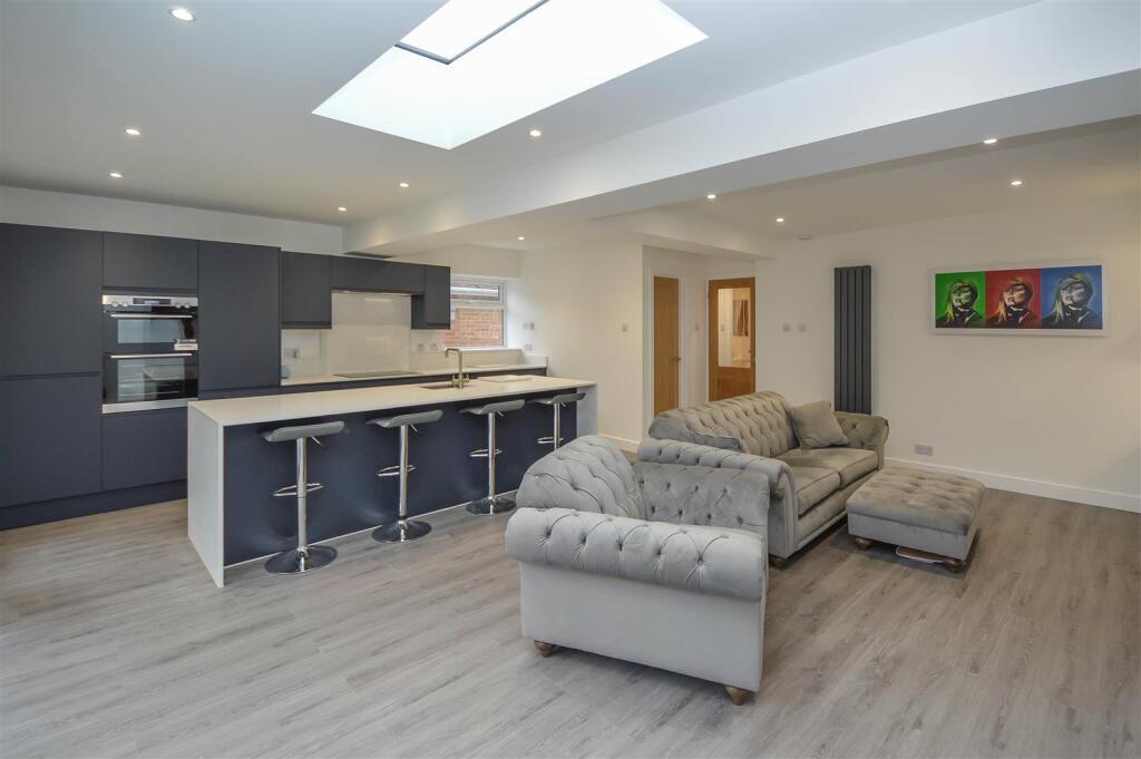 Additional image 8 of Robin Close, Billericay