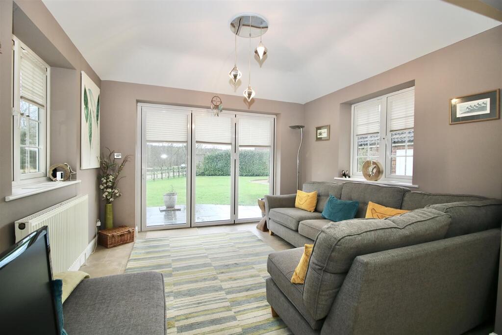 Additional image 7 of Park Lane, Ramsden Heath, Billericay