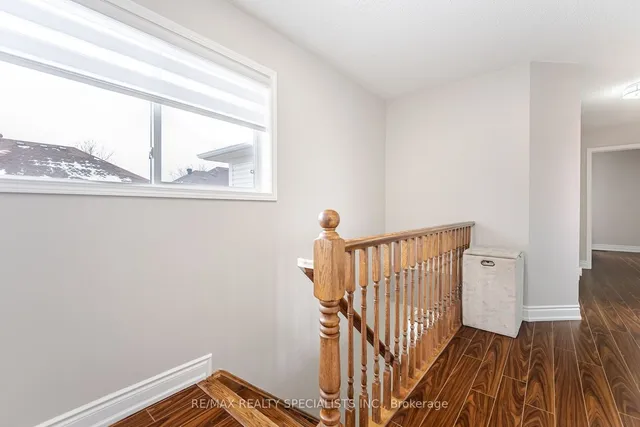 Additional image 20 of 8 Upshall Dr