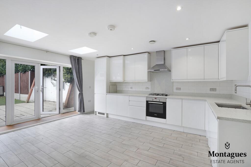 Additional image 7 of High Road, Thornwood, CM16