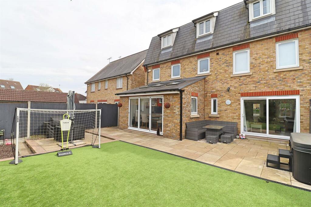 Additional image 24 of Chatsworth Avenue, Great Notley, Braintree