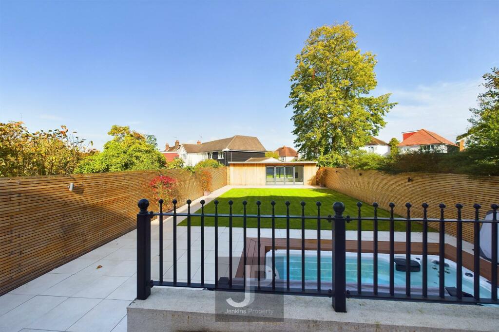 Additional image 21 of Robin Hood Road, Brentwood
