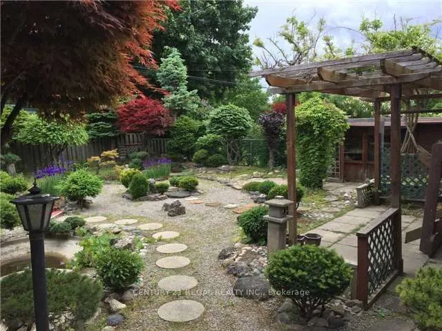 Additional image 37 of 65 Mooregate Ave