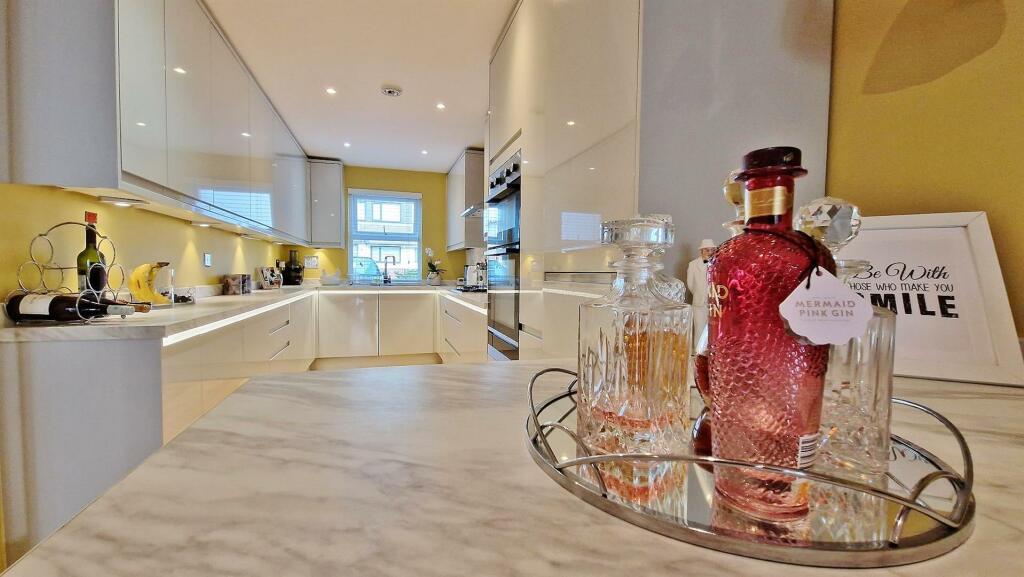 Additional image 11 of The Beach House, Green Lane, Walton On The Naze