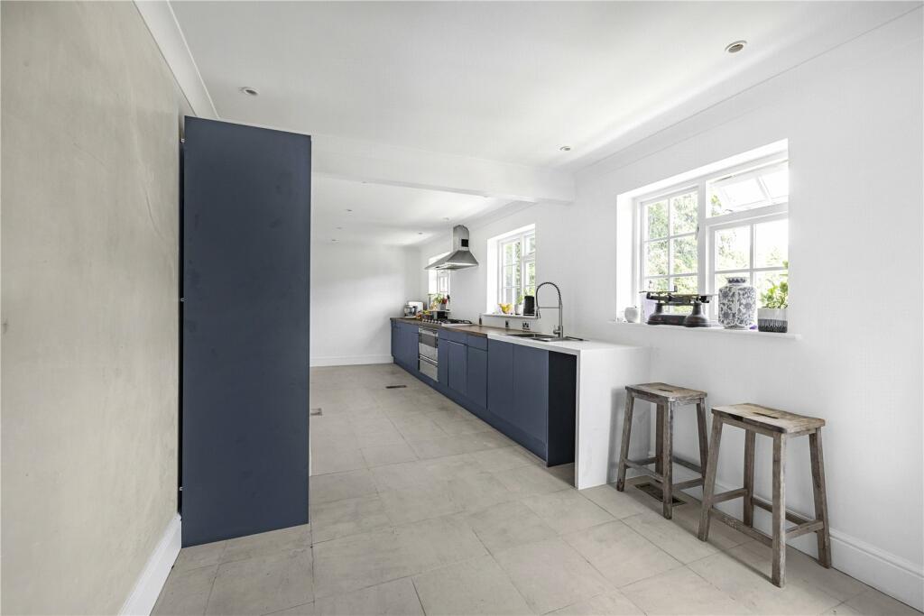 Additional image 6 of Dornford Gardens, Coulsdon, CR5