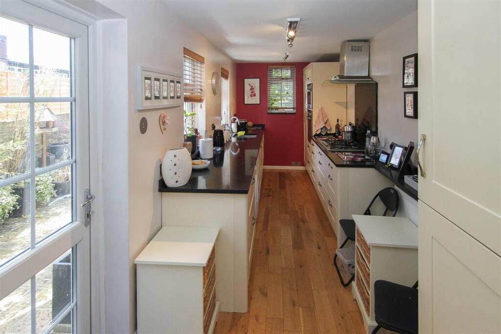 Additional image 8 of High Street, Ongar