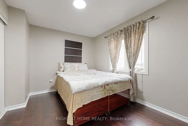 Additional image 24 of 16 Sculptor St