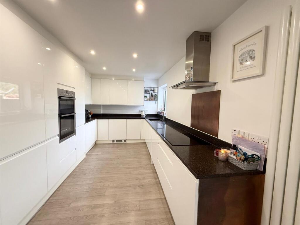 Additional image 6 of Oakland Gardens, Hutton, Brentwood