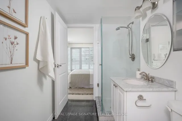 Additional image 27 of 10 Yonge St Unit 413