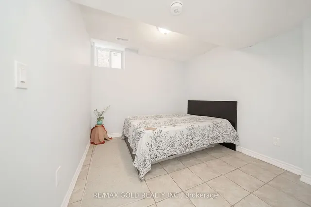 Additional image 40 of 76 Larkspur Rd