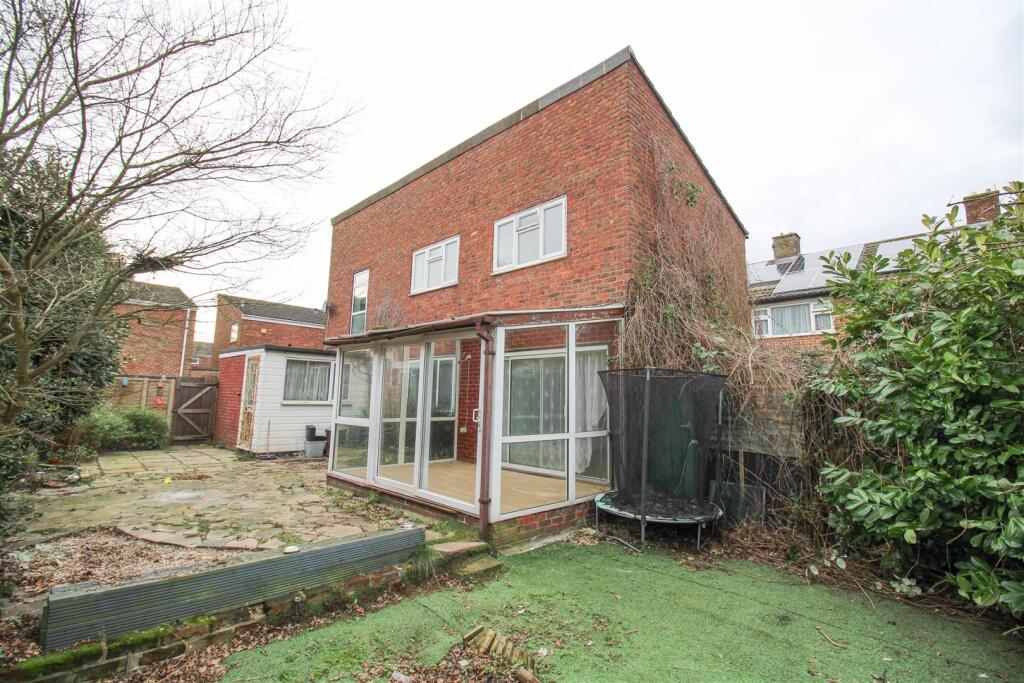 Additional image 17 of Long Banks, Harlow