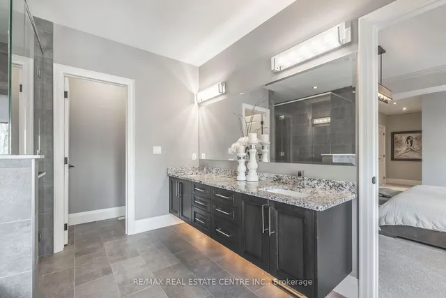 Additional image 15 of 258 Edgewater Cres Unit 4