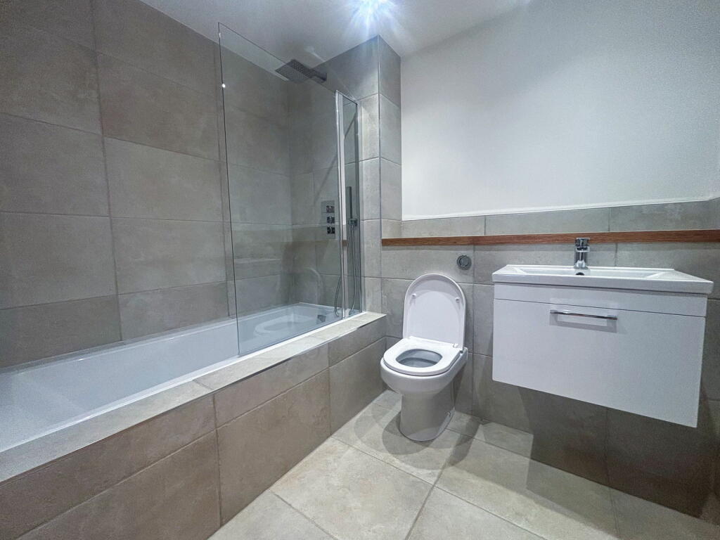 Additional image 13 of The Sheas, 41 Shenfield Road