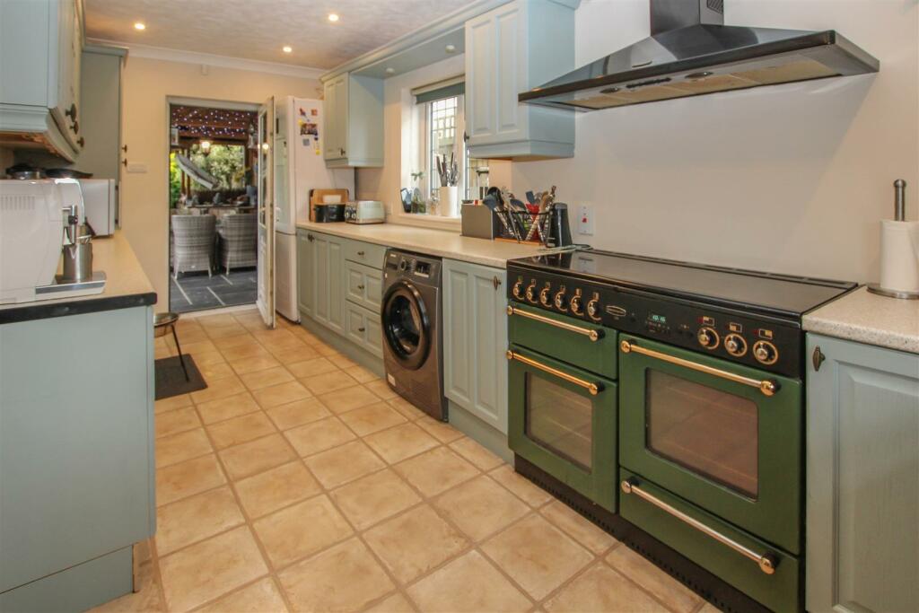 Additional image 12 of Honeypot Lane, Brentwood