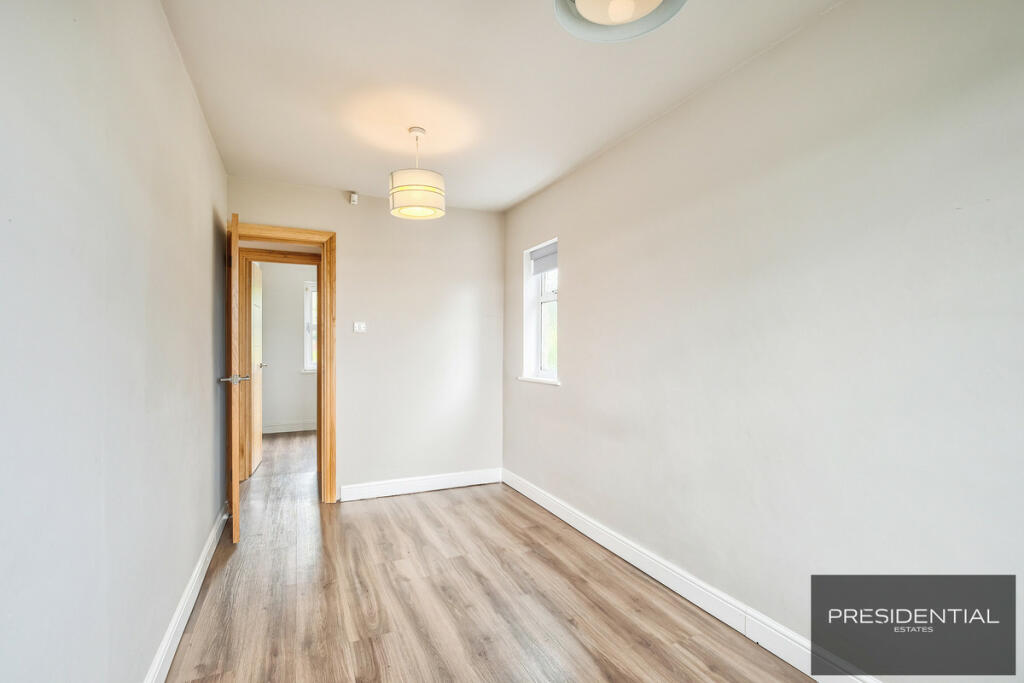 Additional image 29 of Dukes Avenue, Theydon Bois, CM16