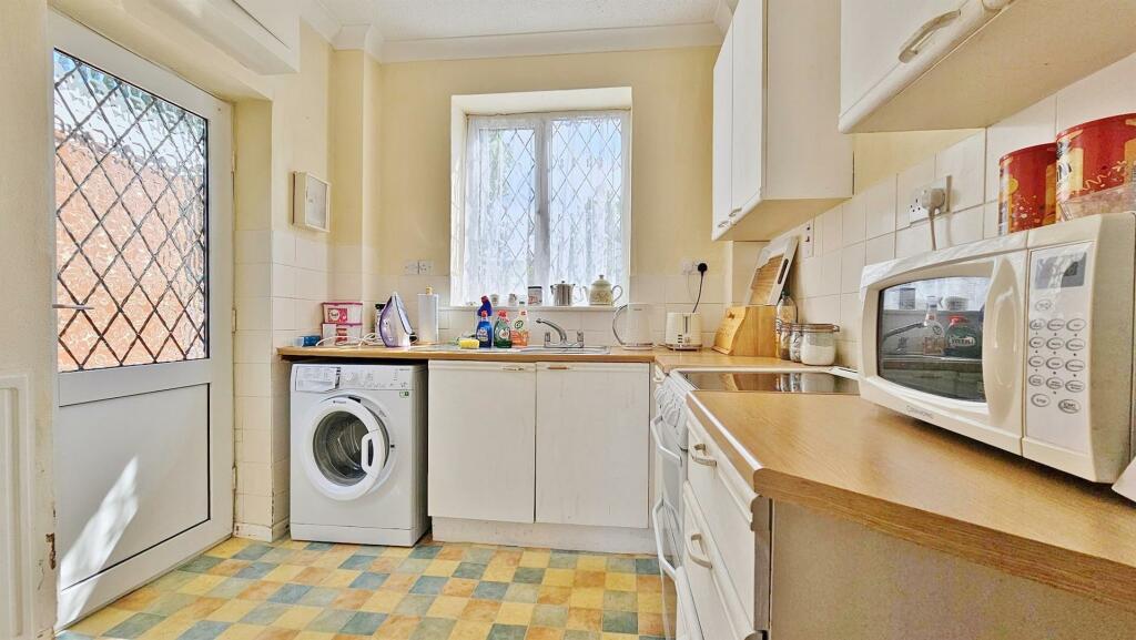 Additional image 11 of First Avenue, Walton On The Naze