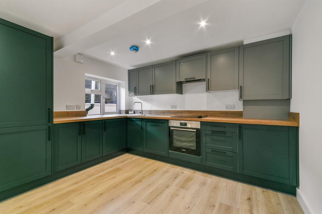 Additional image 15 of Kingswood Way, South Croydon