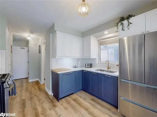 Additional image 17 of 16 Edinborough Crt