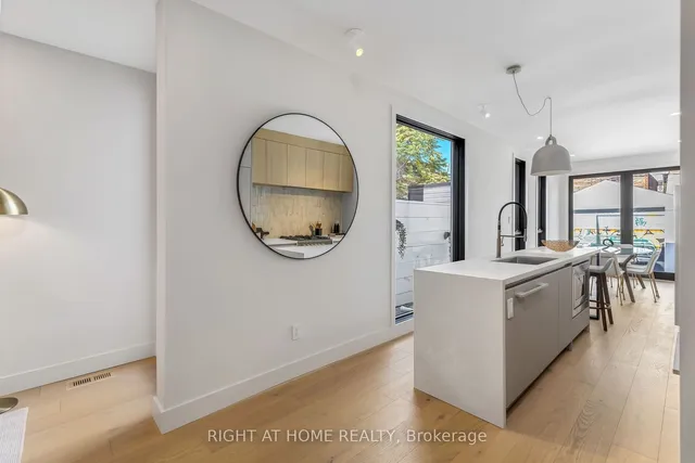 Additional image 13 of 768 Richmond St