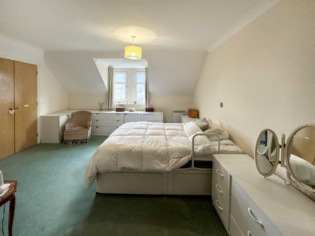 Additional image 11 of 303 Limpsfield Road, Warlingham, CR6 9RL