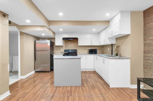 Additional image 33 of 85 Stoneylake Ave