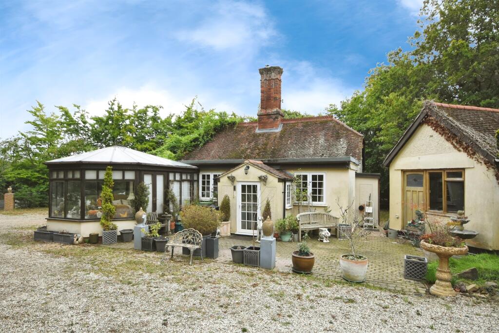 Additional image 16 of Hedingham Road, Gosfield, Halstead