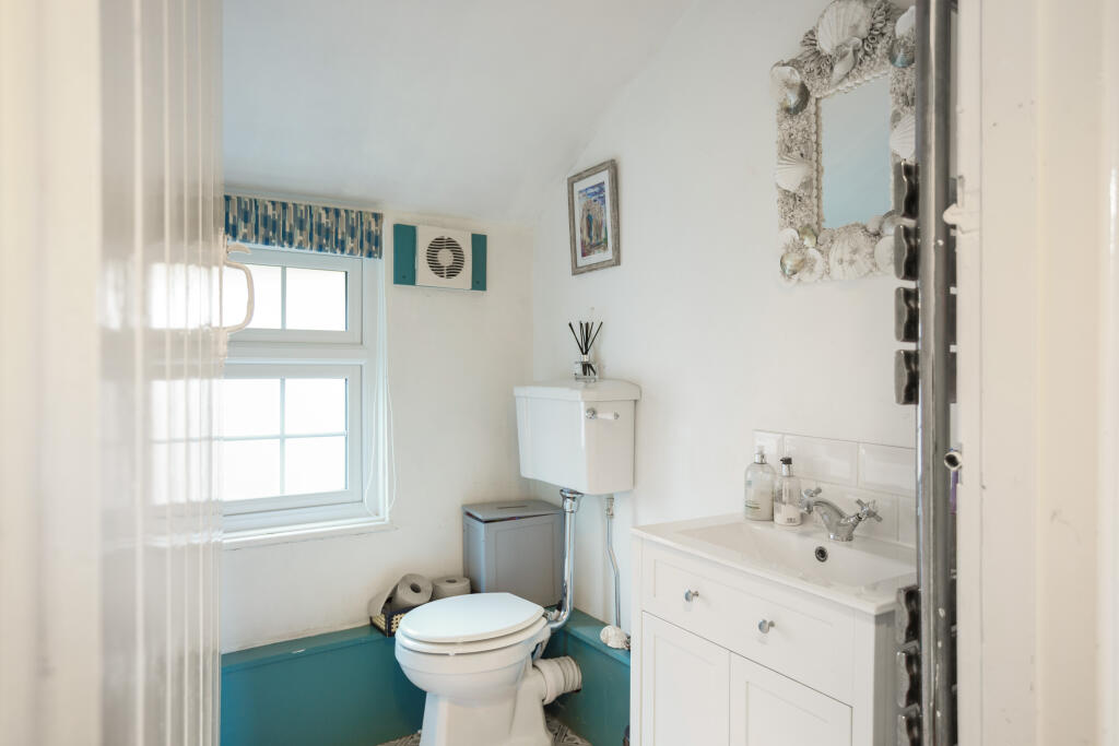 Additional image 26 of Woodland Way, Caterham, CR3