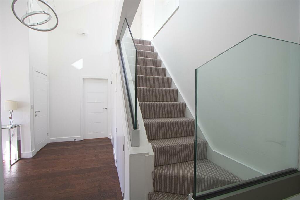 Additional image 11 of Coxes Farm Road, Billericay