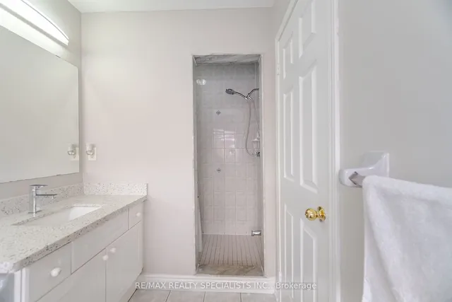 Additional image 26 of 8 Upshall Dr