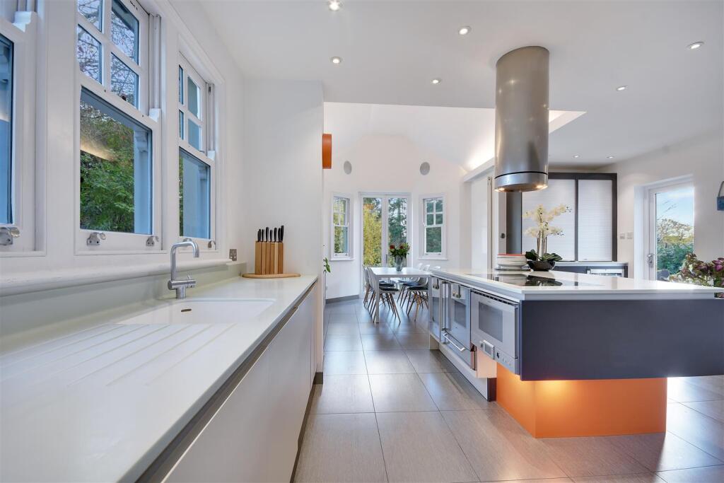 Additional image 14 of Hillwood Grove, Hutton Mount, Brentwood