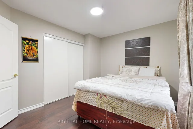 Additional image 25 of 16 Sculptor St