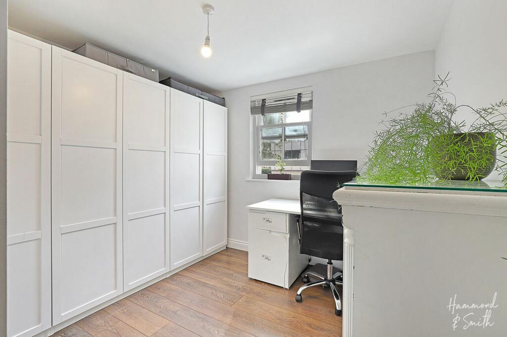 Additional image 5 of Hemnall Street, Epping, CM16